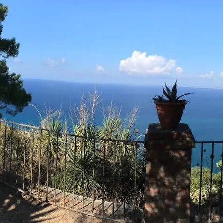 Holiday home A Casa Di Peppino Greco *